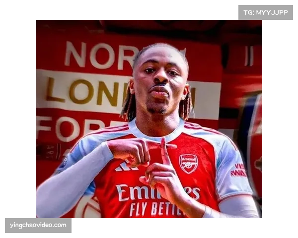 曼联新援接受专访，谈及如何适应英超更快的攻防转换节奏